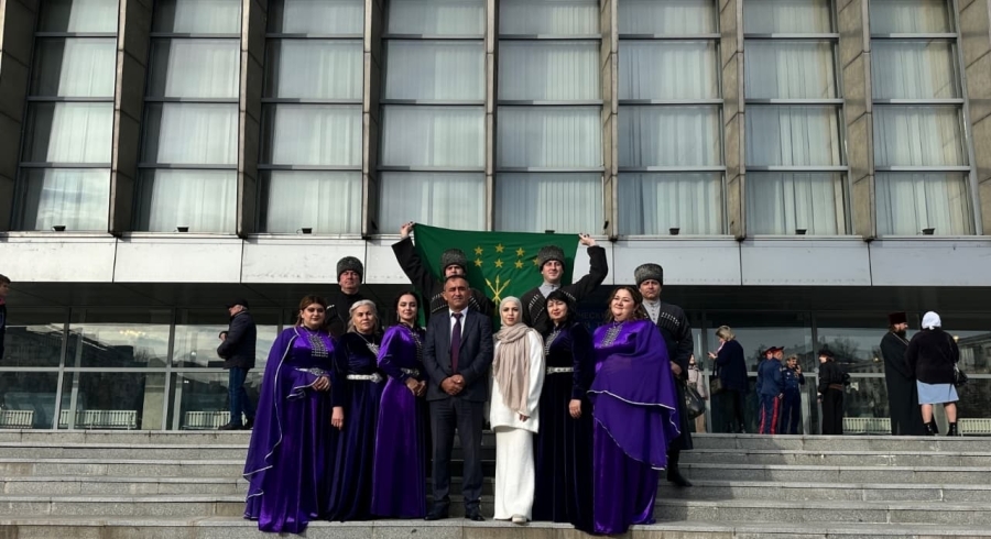 Коллективы из Адыгеи принимают участие в межрегиональных праздничных мероприятиях в ЛНР